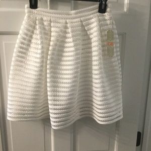 Gianni Bini white full mini skirt size small